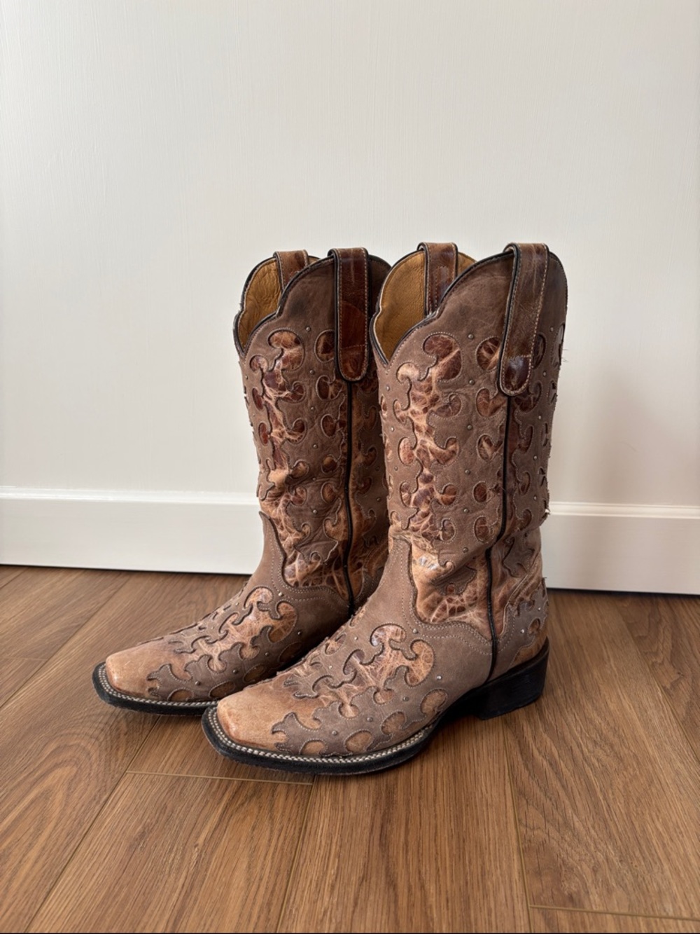 Women's Brown Embroidered Heeled Cowboy Boots